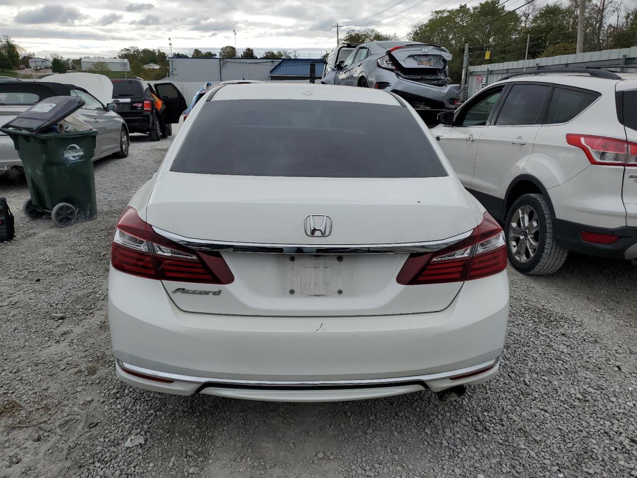 1HGCR2F78HA264514 2017 Honda Accord Ex