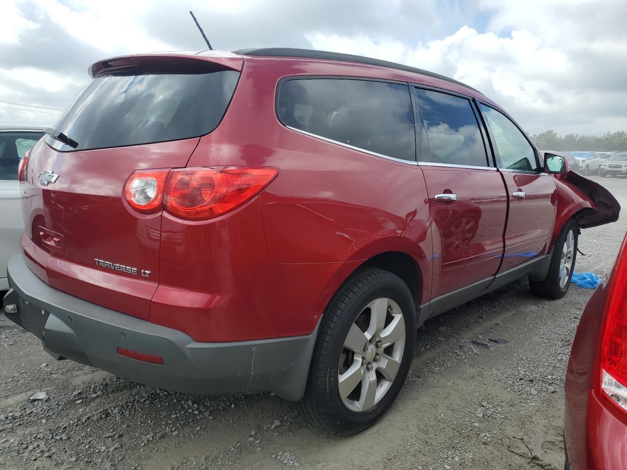 2012 Chevrolet Traverse - Image 3