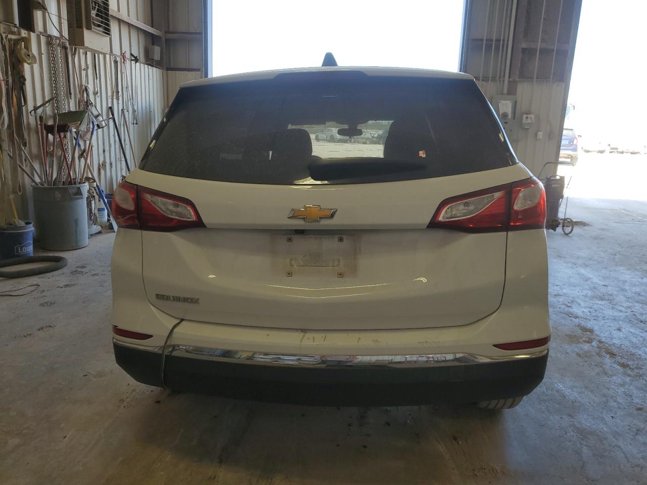 2GNAXHEV6J6222383 2018 Chevrolet Equinox Ls