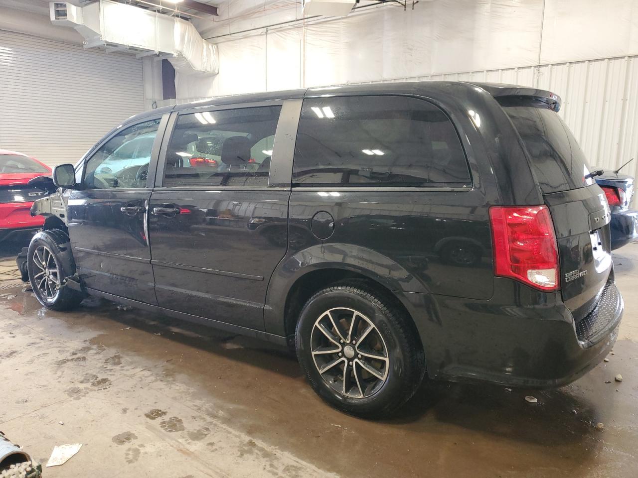 2015 Dodge Caravan - Image 2