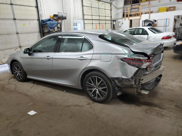 4T1F31AK4NU593347 Toyota Camry XLE 2