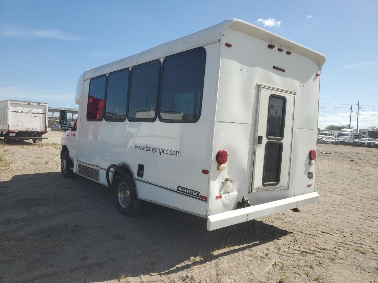 2013 Ford Econoline - Image 3