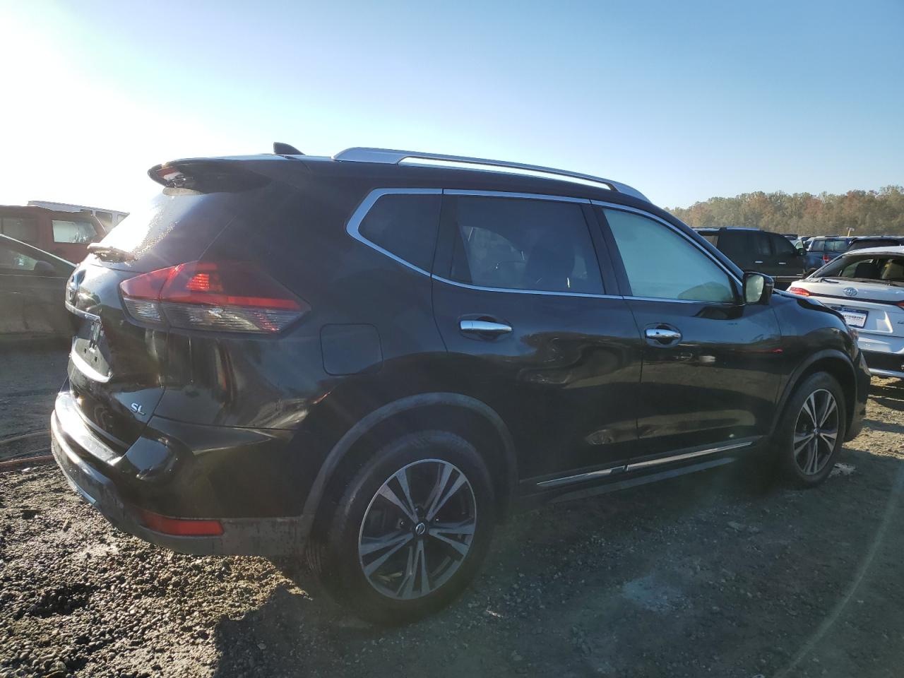 2018 Nissan Rogue - Image 3
