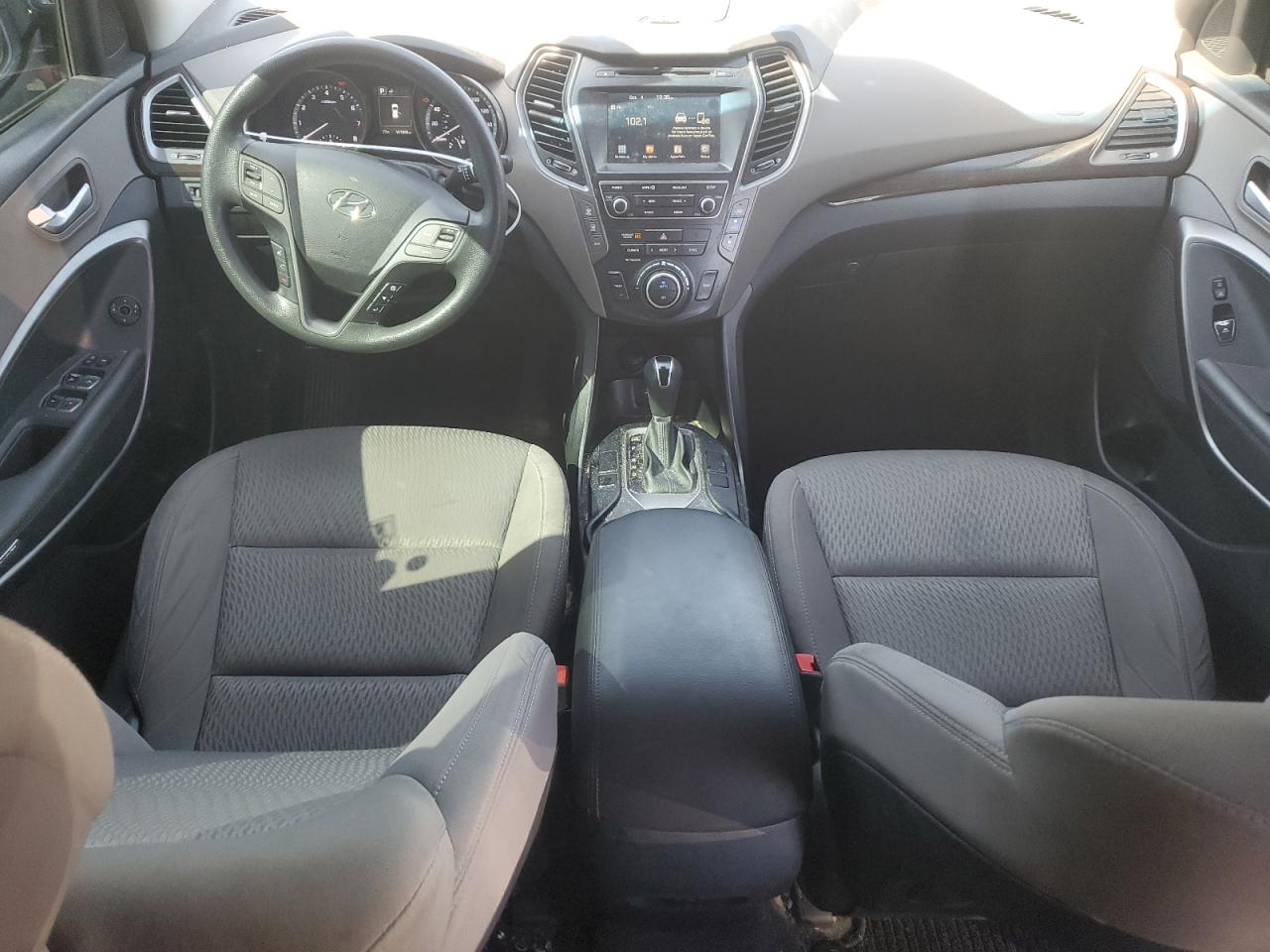 2018 Hyundai Santa Fe Se VIN: KM8SMDHF5JU273261 Lot: 71579974