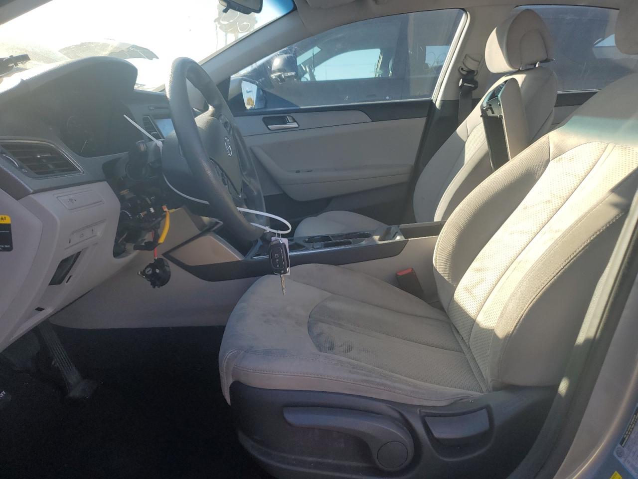 2016 Hyundai Sonata - Image 7