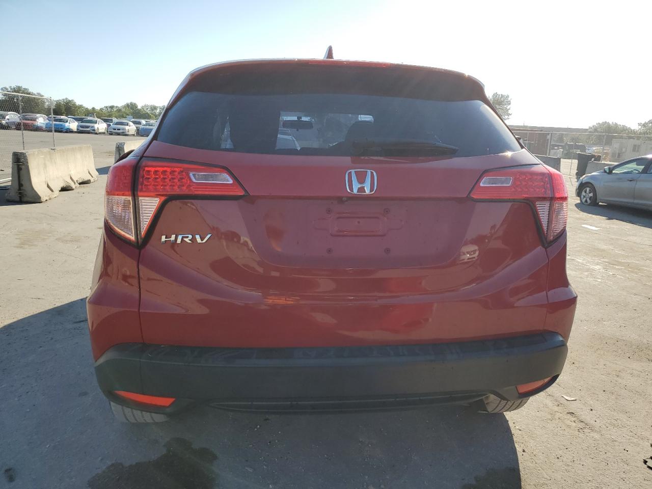 2018 Honda Hr-V Lx VIN: 3CZRU5H38JM710795 Lot: 77671234