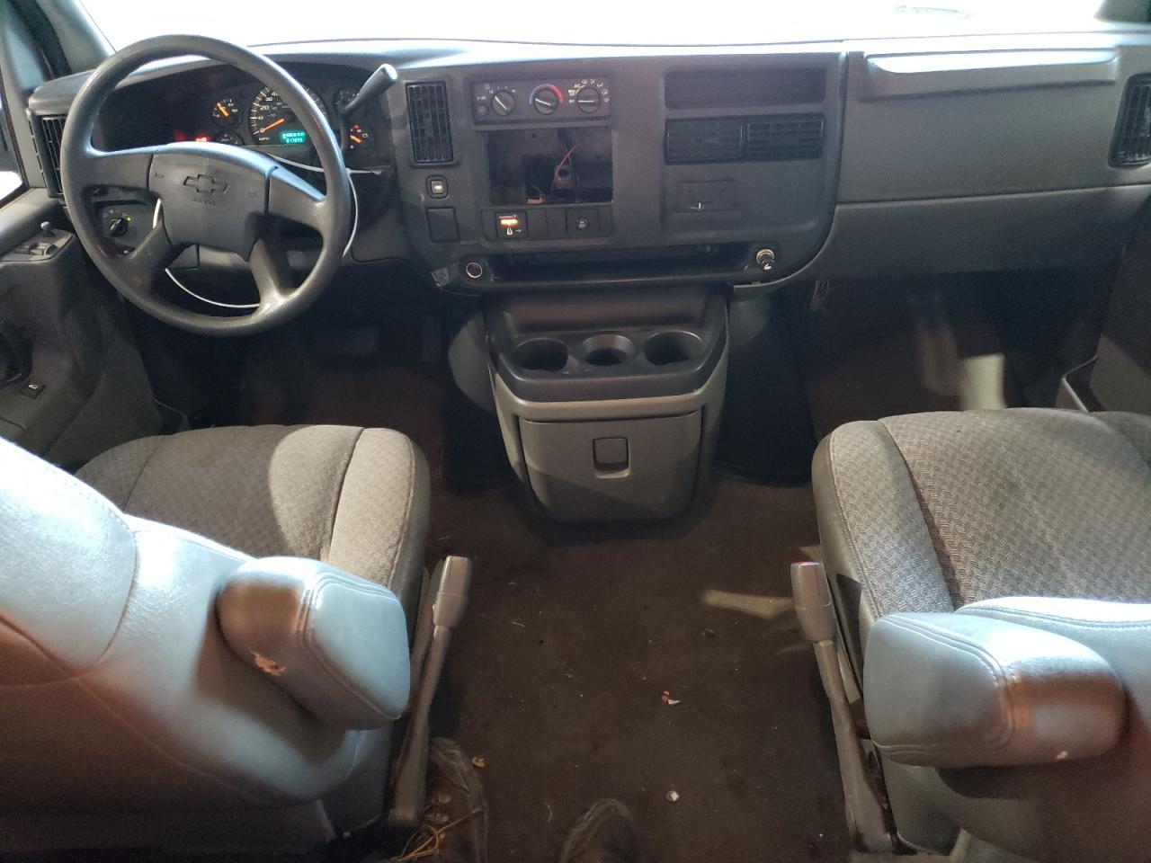 1GAHG39U341239136 2004 Chevrolet Express G3500