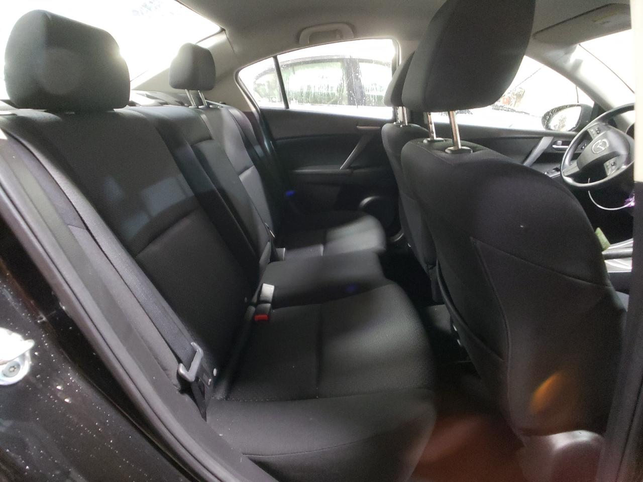 2010 Mazda 3 - Image 10