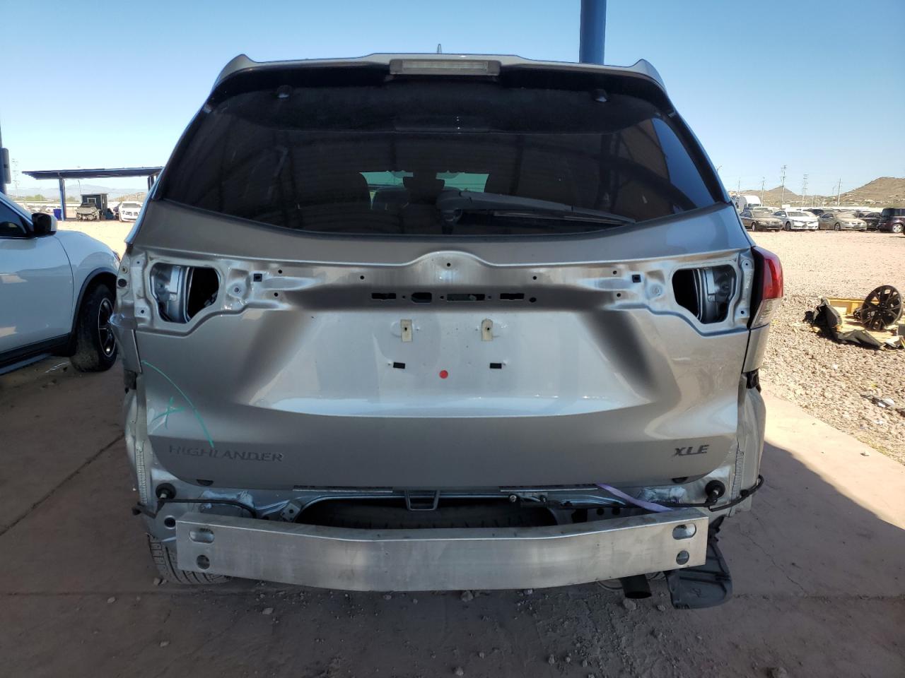 5TDKZRFH4JS527859 2018 Toyota Highlander Se