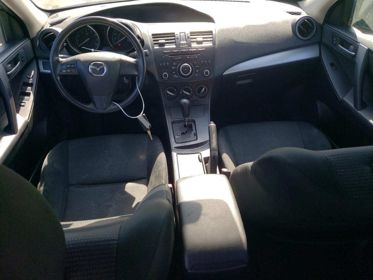 2013 Mazda 3 - Image 8