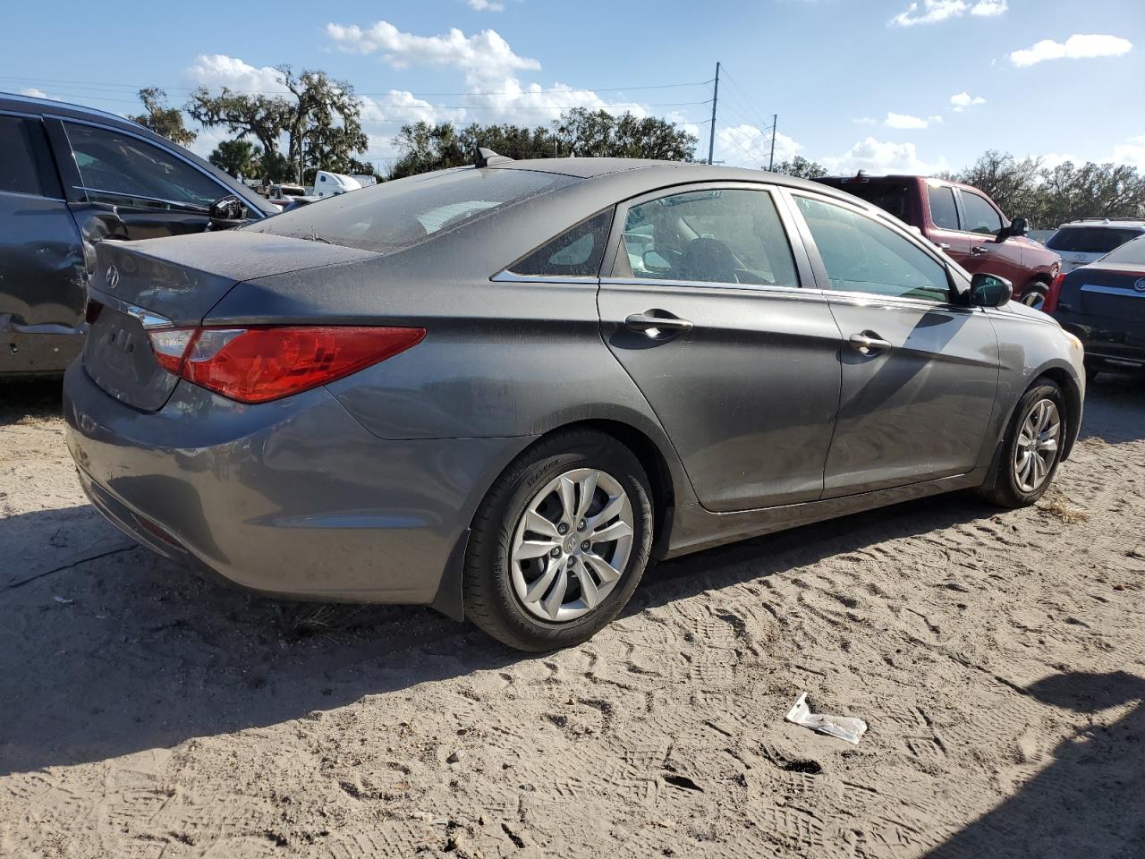 2013 Hyundai Sonata - Image 3