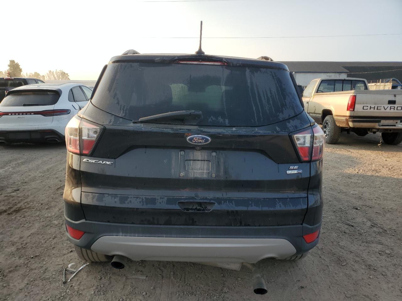 1FMCU9GD9JUA21742 2018 Ford Escape Se