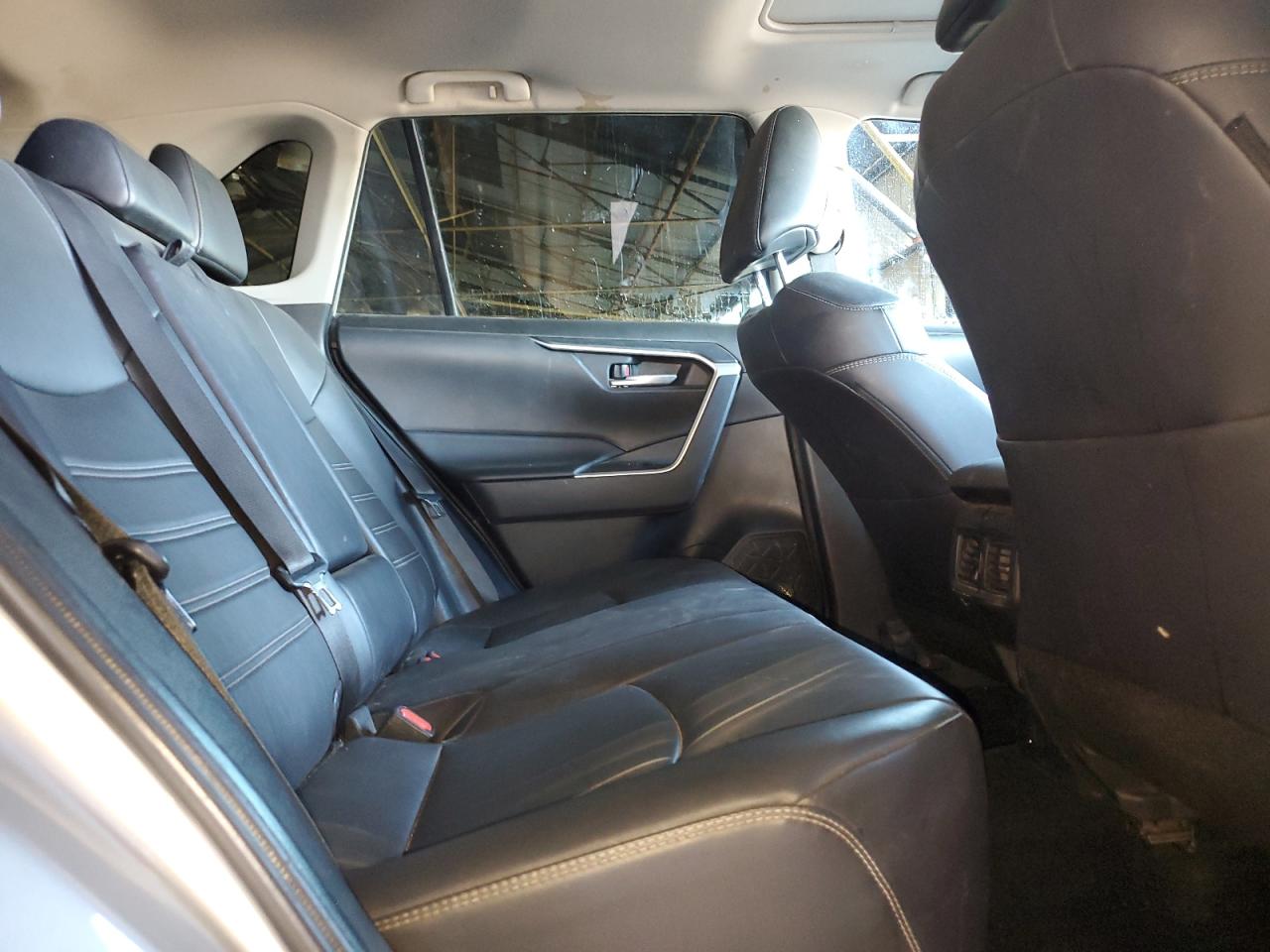 2024 Toyota RAV 4 - Image 10