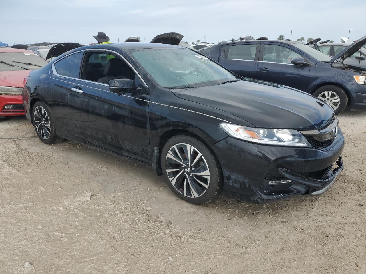 1HGCT2B82HA003279 2017 Honda Accord Exl