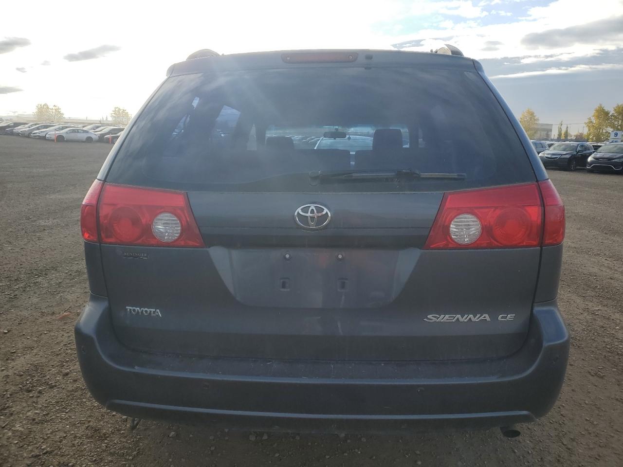 2008 Toyota Sienna - Image 6