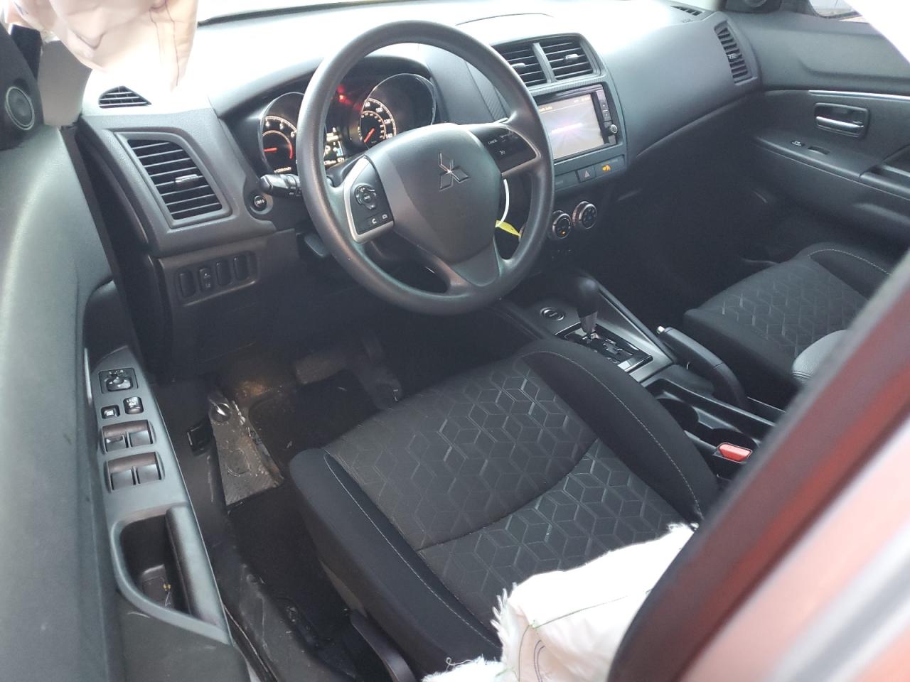 2021 Mitsubishi Outlander - Image 8