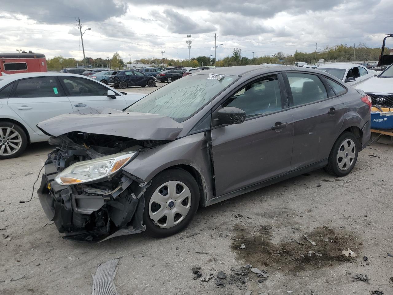 VIN 1FADP3E29DL242935 2013 FORD FOCUS no.1