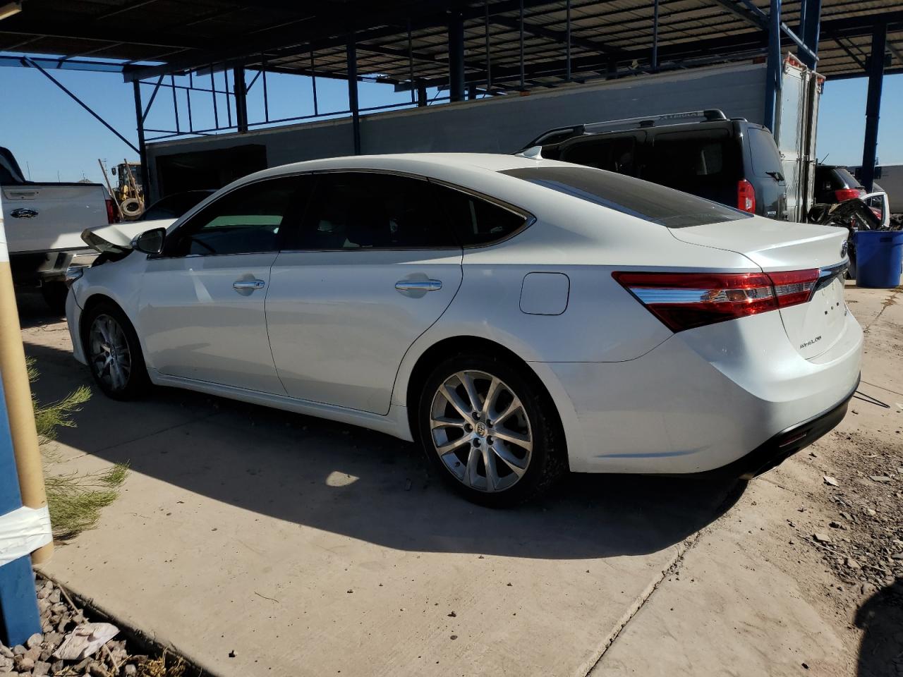 2013 Toyota Avalon - Image 2