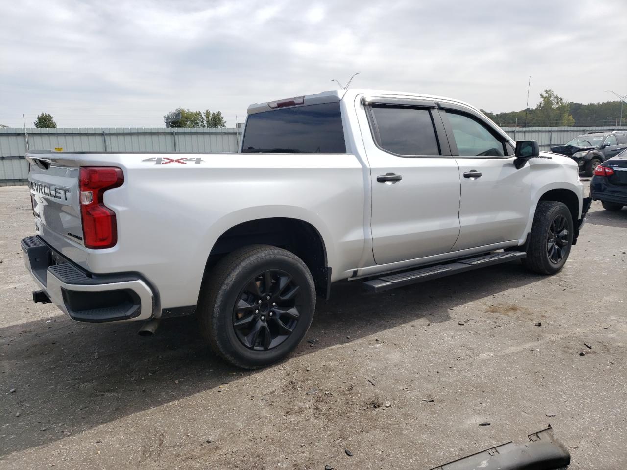 2021 Chevrolet Silverado - Image 3