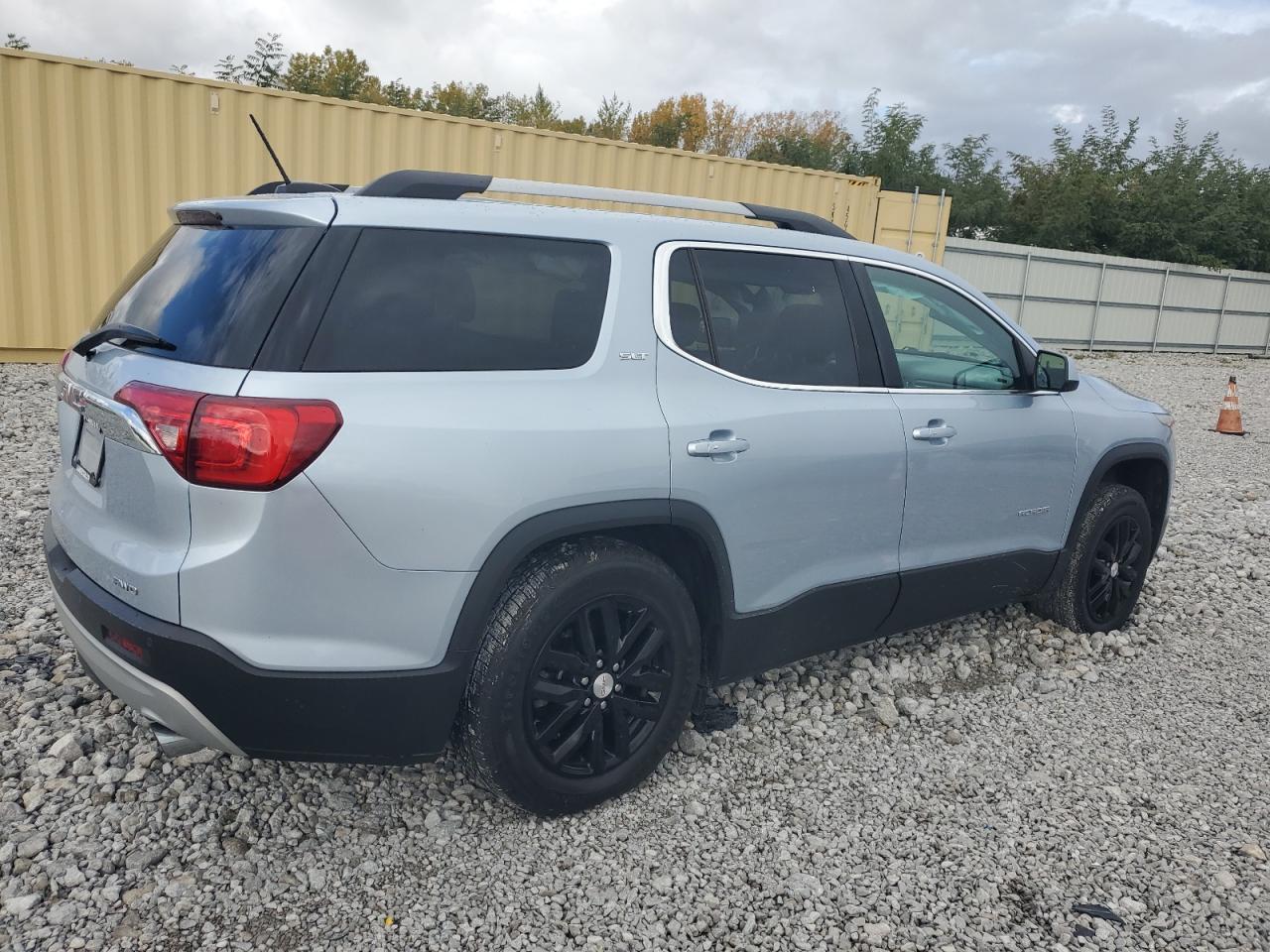 2017 GMC Acadia - Image 3