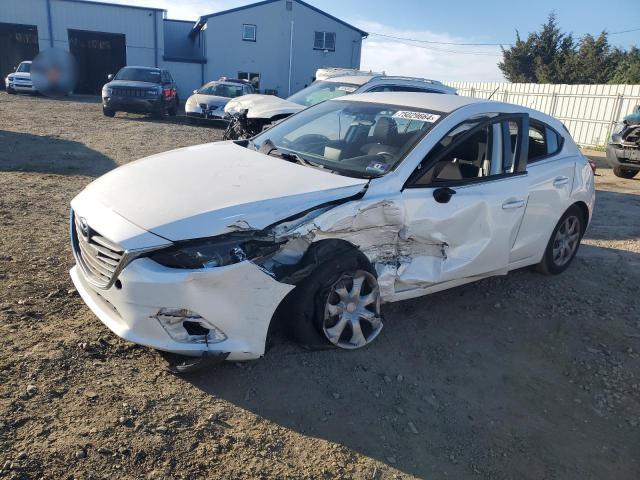  MAZDA 3 2015 White