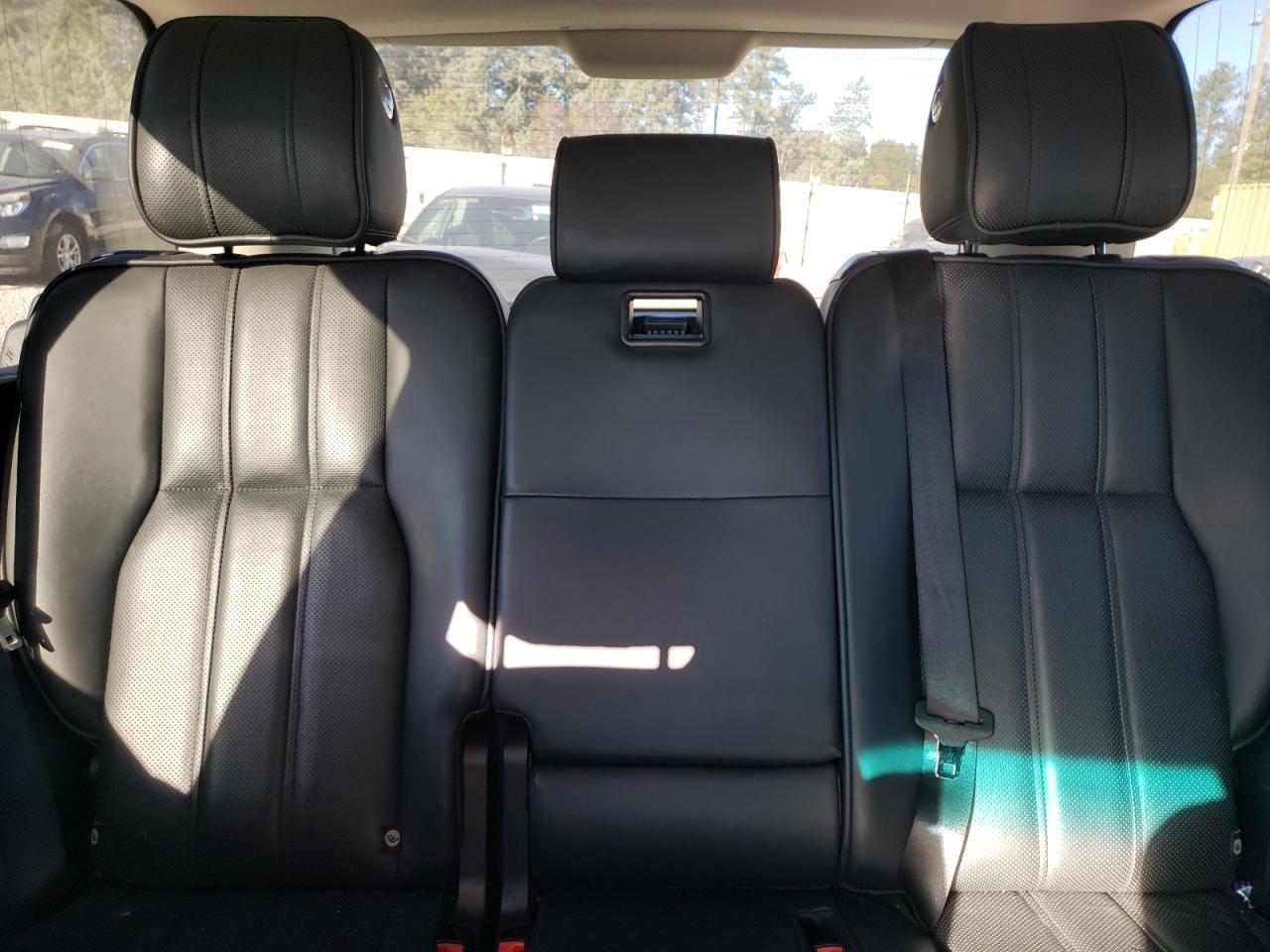 2011 Land Rover Range Rover - Image 10