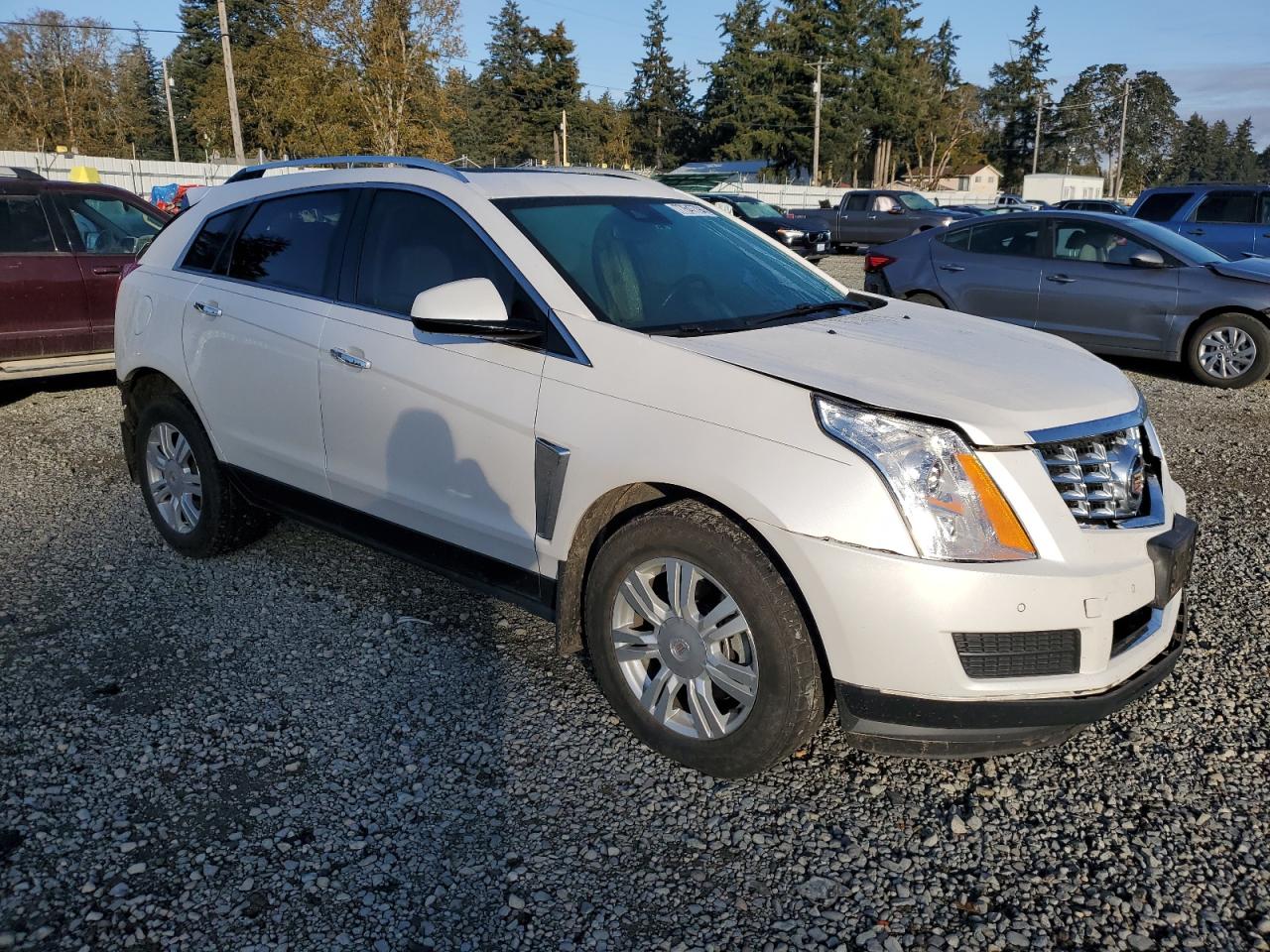 VIN 3GYFNBE31FS603853 2015 CADILLAC SRX no.4