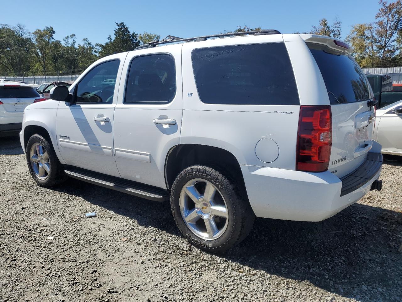 VIN 1GNSCBE05DR373581 2013 CHEVROLET TAHOE no.2