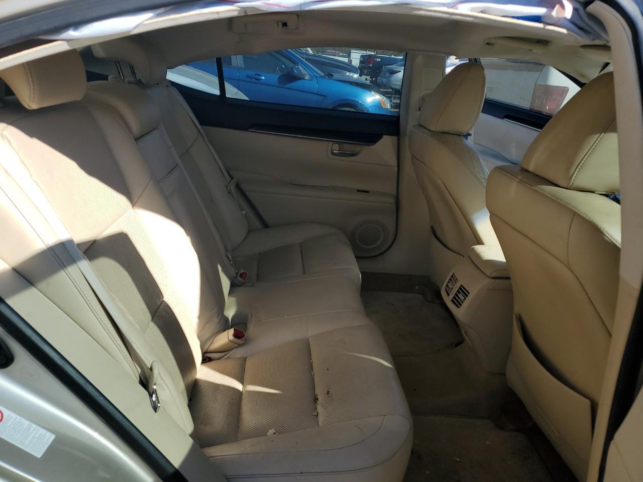 2013 Lexus ES - Image 10