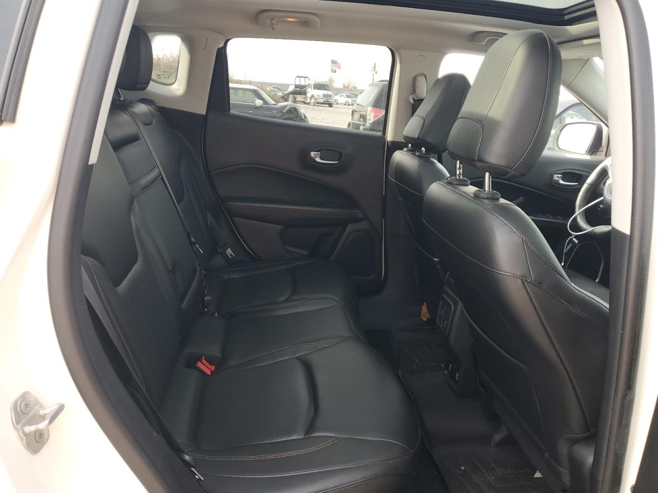 2018 Jeep Compass - Image 11