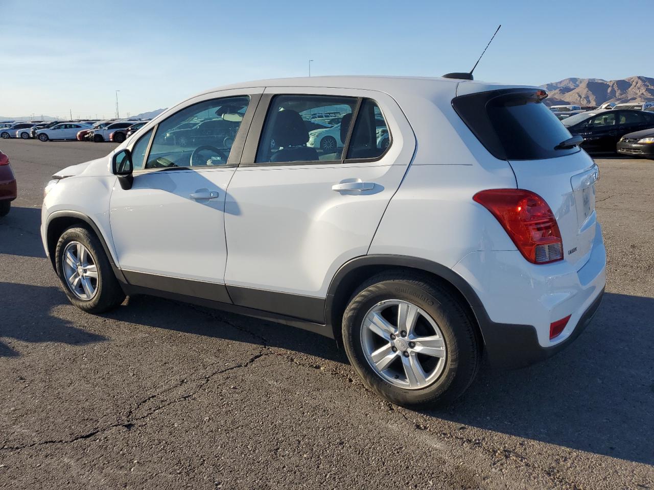 2020 Chevrolet Trax - Image 2