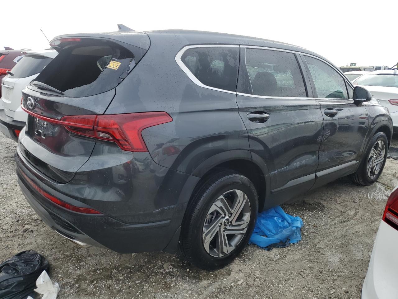 2023 Hyundai Santa Fe - Image 3