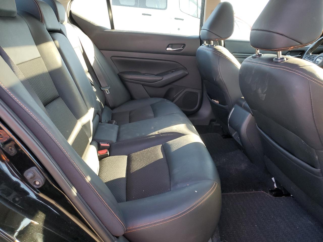 2019 Nissan Altima - Image 10