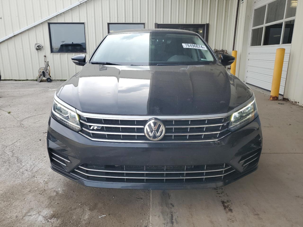 VIN 1VWAA7A35JC028506 2018 VOLKSWAGEN PASSAT no.5