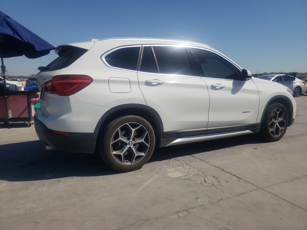 VIN WBXHT3Z38J4A66093 2018 BMW X1 no.3