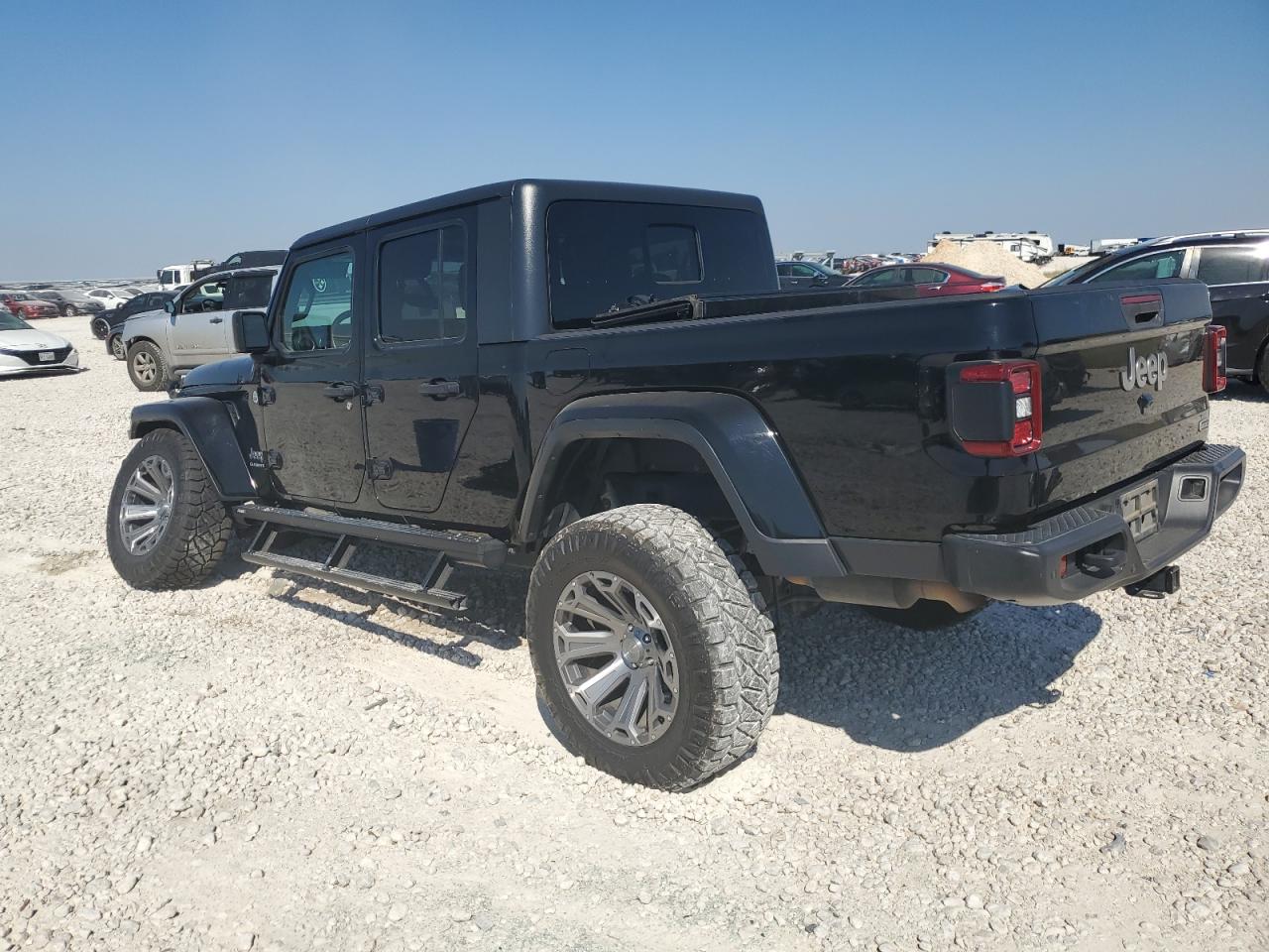 2020 Jeep Gladiator - Image 2