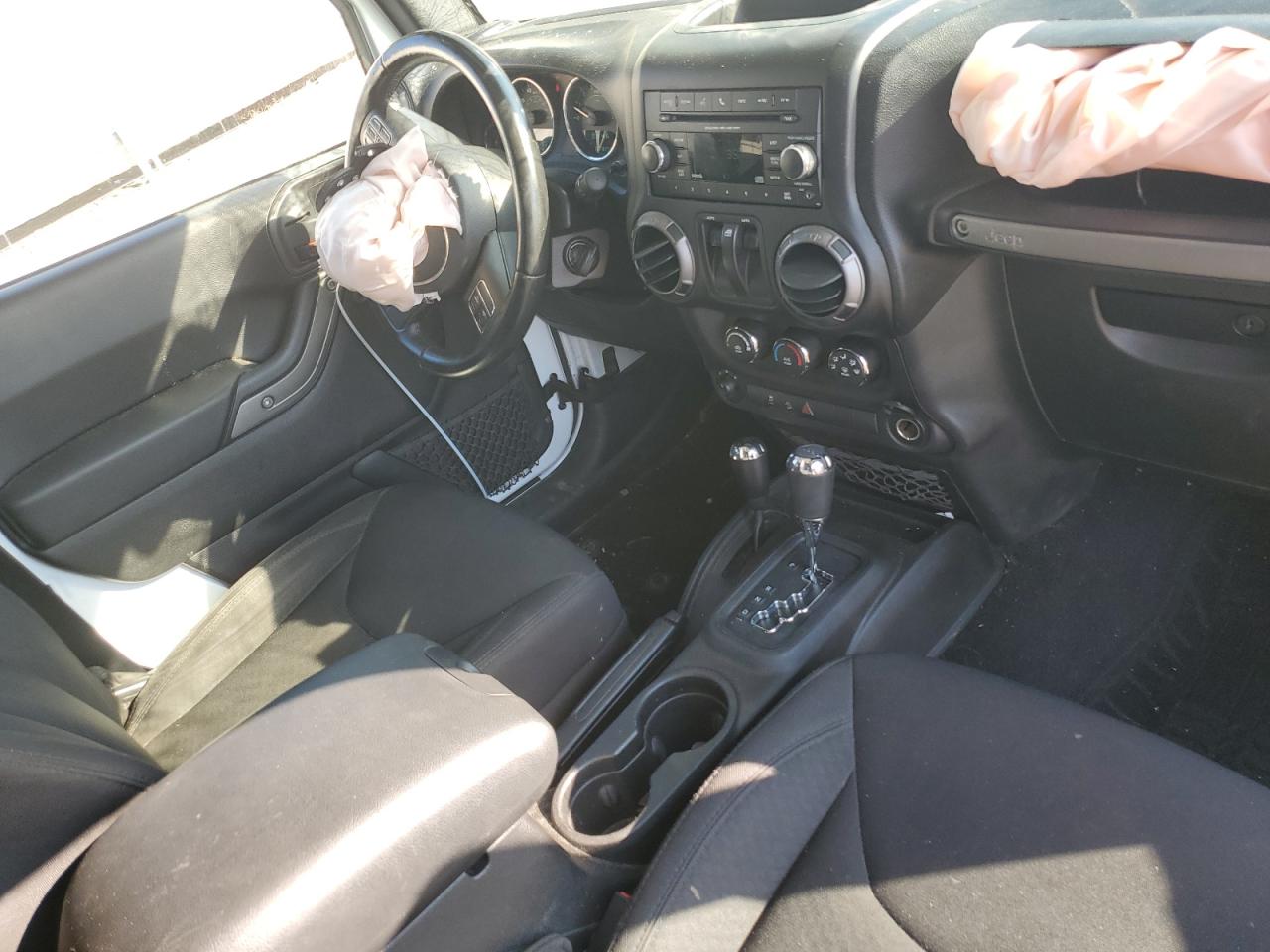 2015 Jeep Wrangler Sport VIN: 1C4AJWAG8FL585904 Lot: 75346634