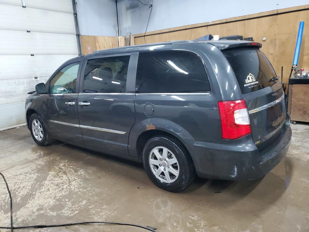 2012 Chrysler Town & Country - Image 2