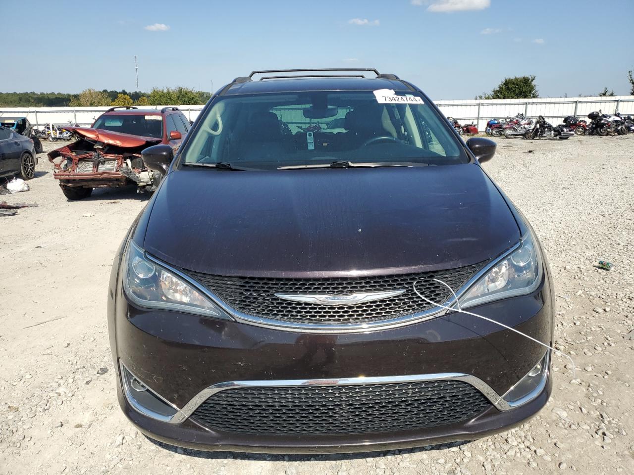 2017 Chrysler Pacifica - Image 5