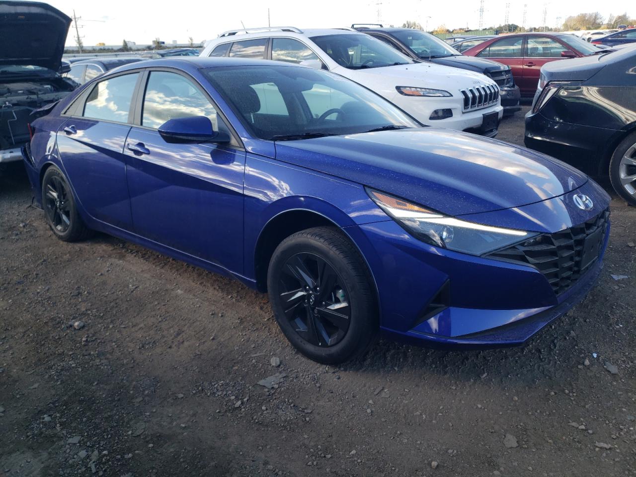 2022 Hyundai Elantra - Image 4