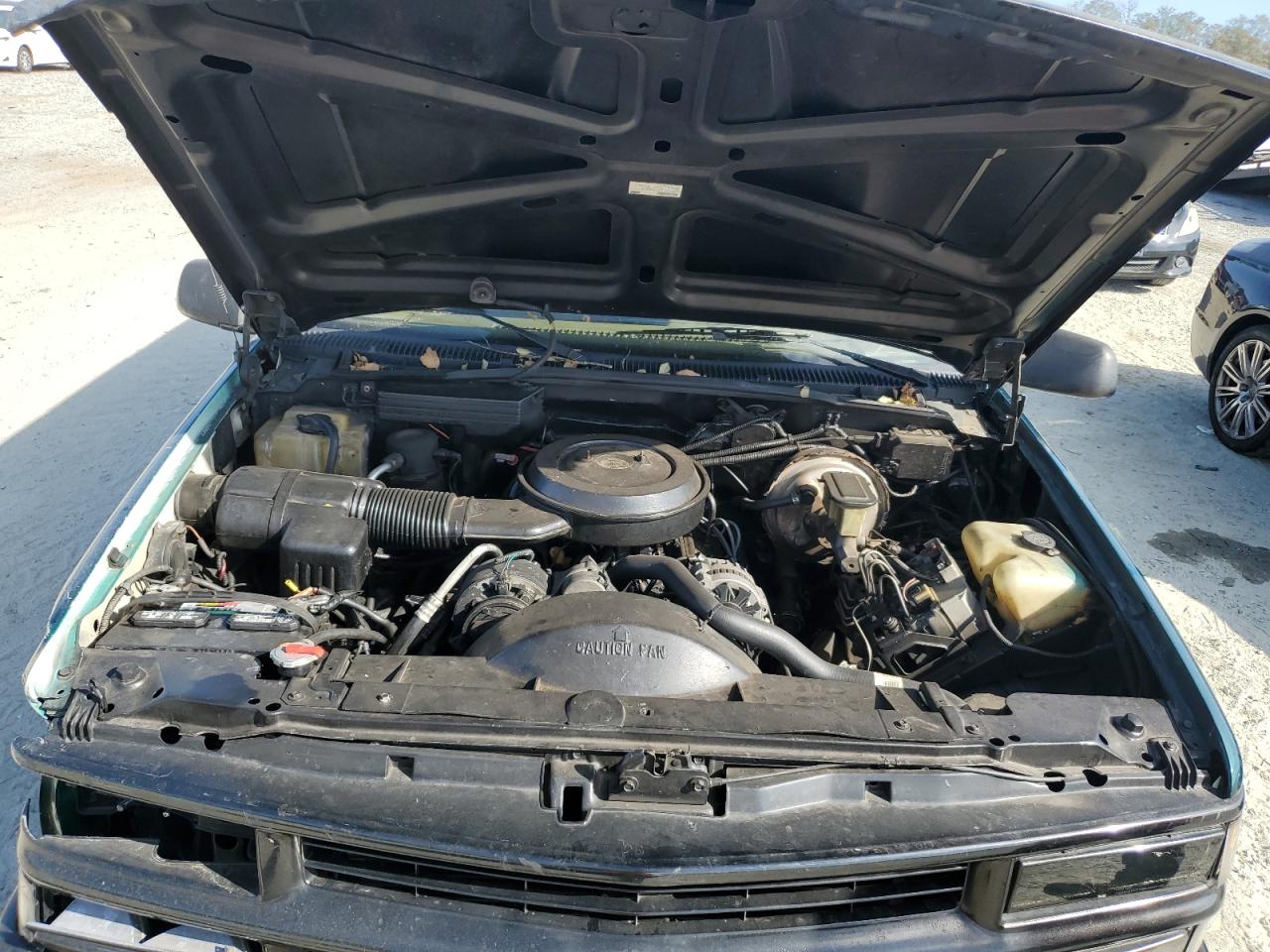 1994 Chevrolet Suburban - Image 12