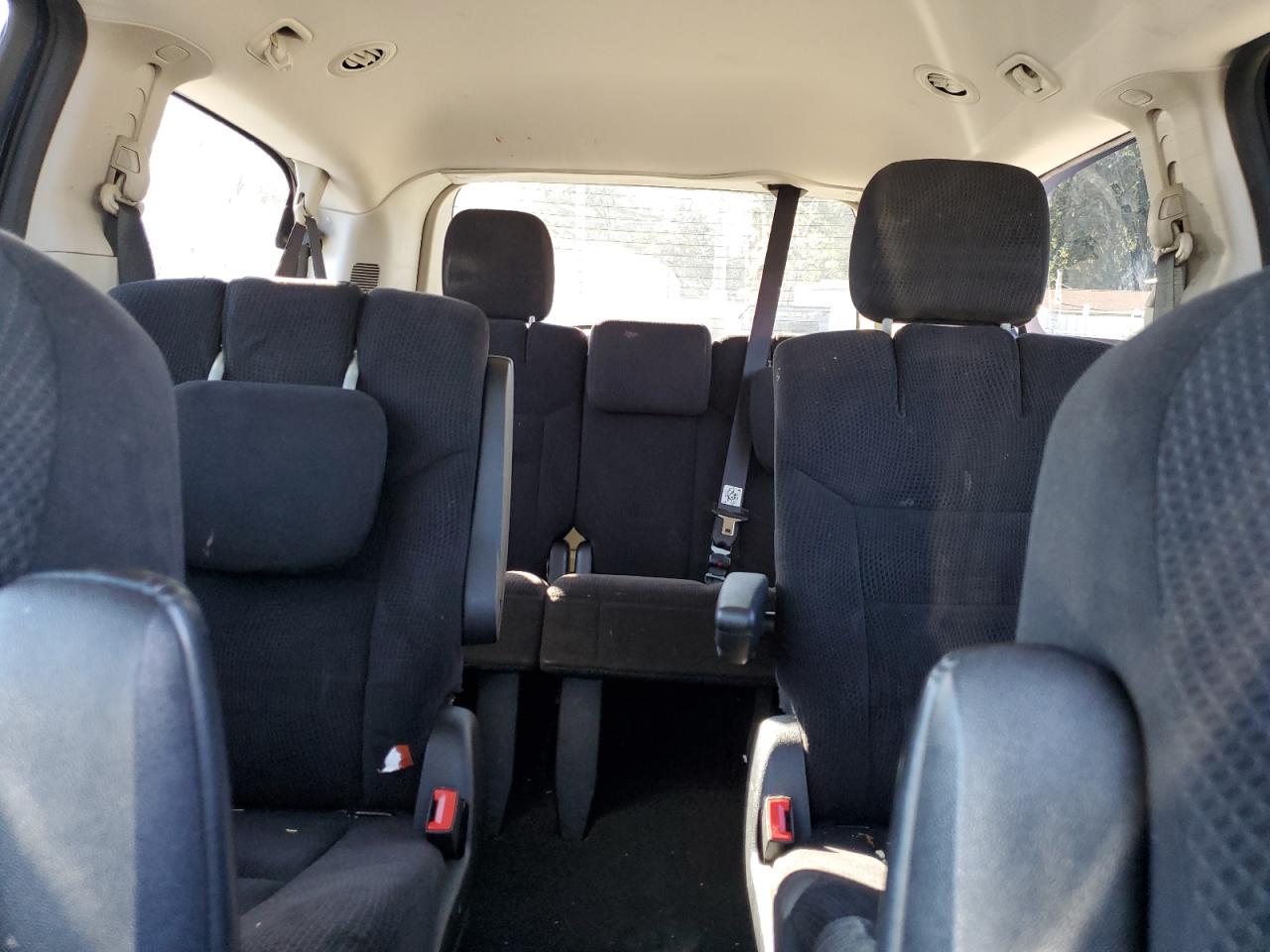 2014 Dodge Caravan - Image 10