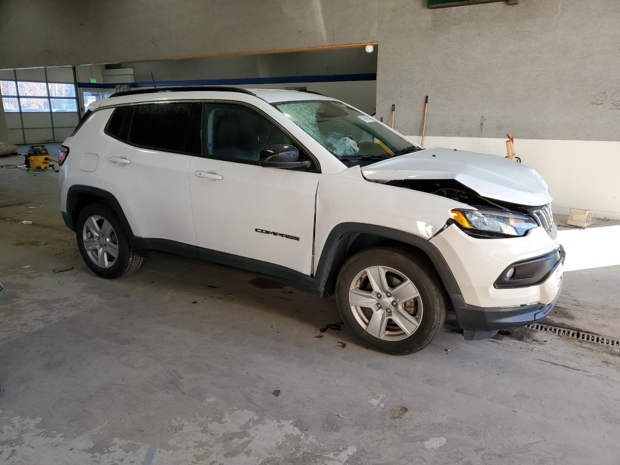 2022 Jeep Compass - Image 4