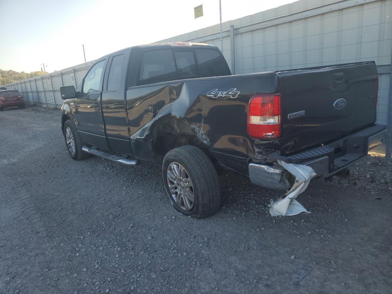 2005 Ford F-150 - Image 2