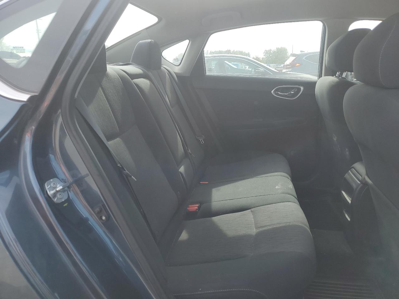 2015 Nissan Sentra - Image 10