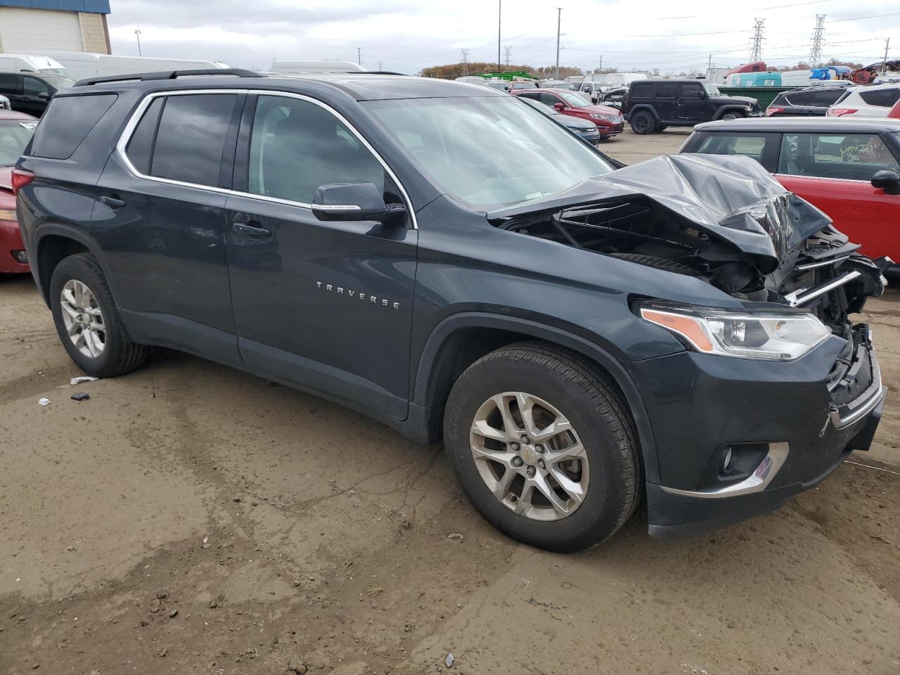 VIN 1GNERGKW1KJ233976 2019 CHEVROLET TRAVERSE no.4