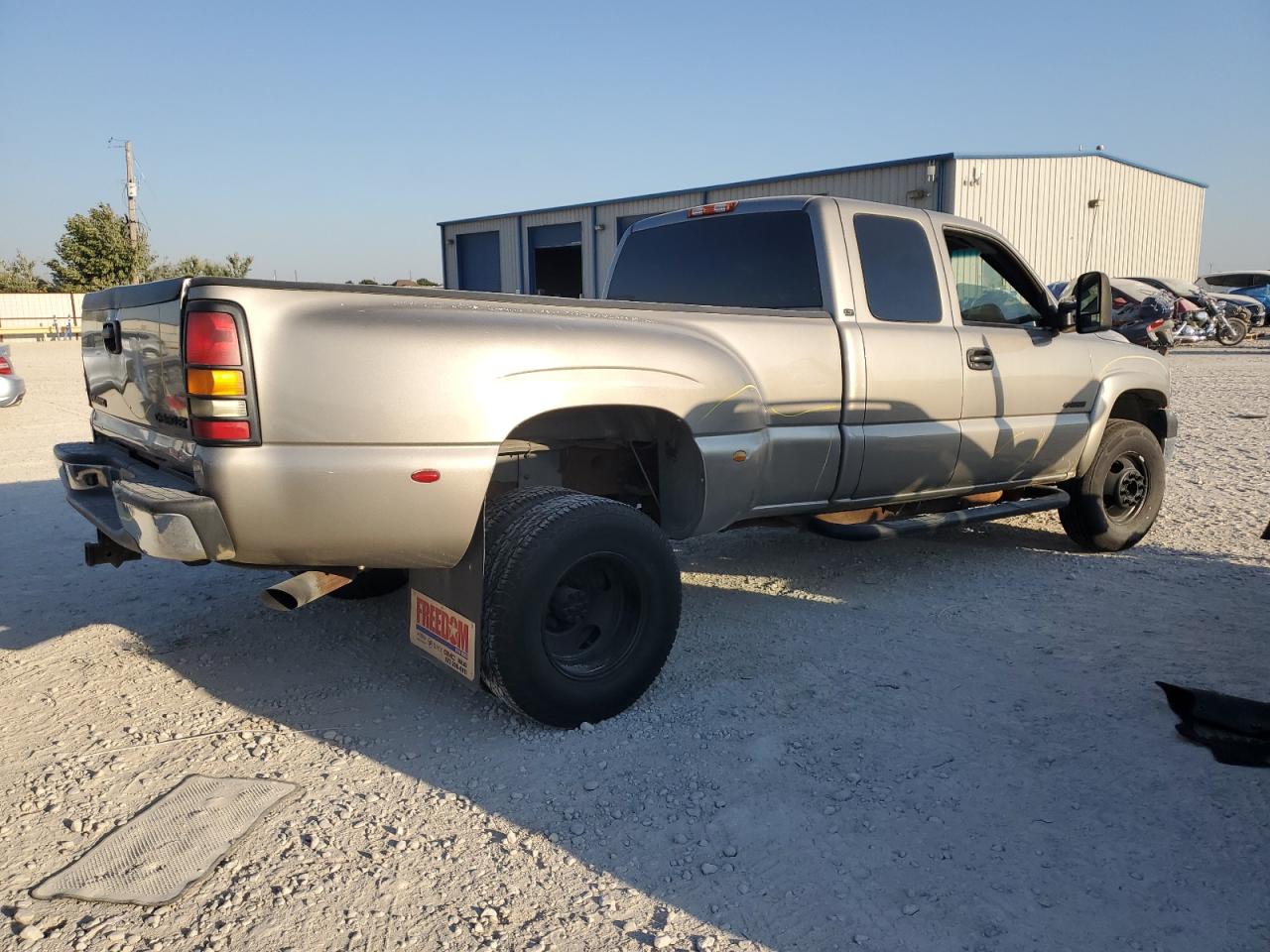 2001 Chevrolet Silverado - Image 3