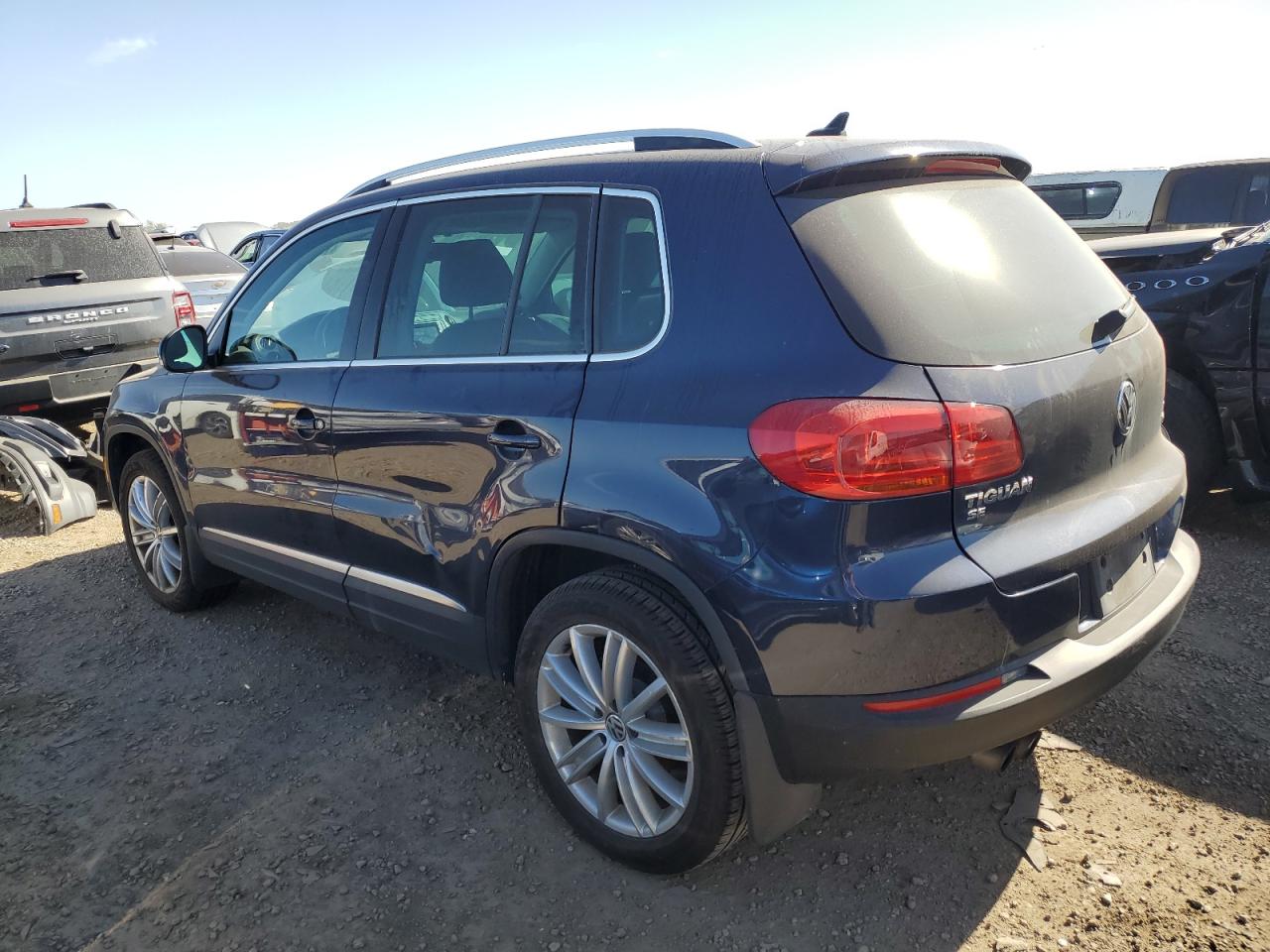 2016 Volkswagen Tiguan - Image 2