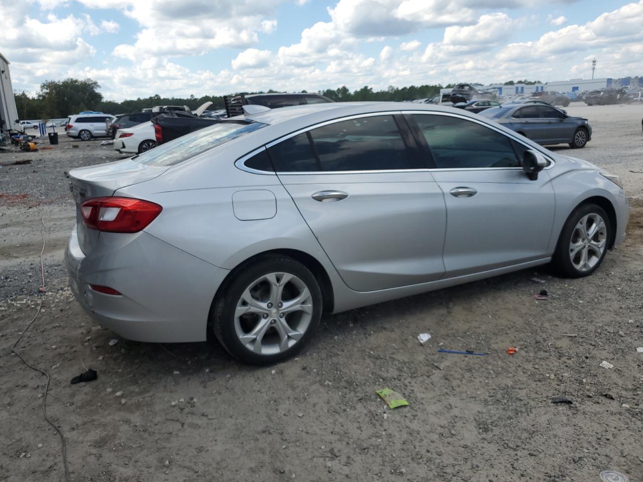 2017 Chevrolet Cruze - Image 3