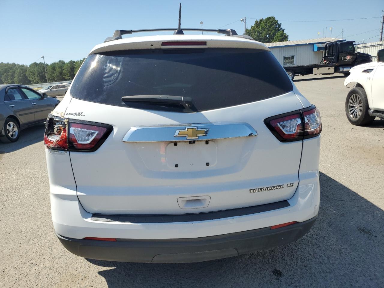 1GNKRFKD4GJ142395 2016 Chevrolet Traverse Ls